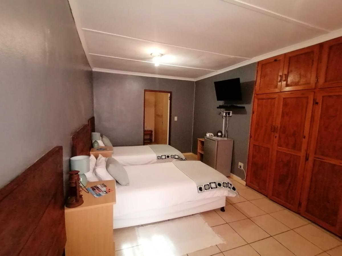 Obelix Guesthouse Lüderitz Extérieur photo