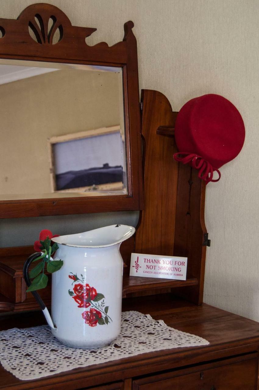 Obelix Guesthouse Lüderitz Extérieur photo